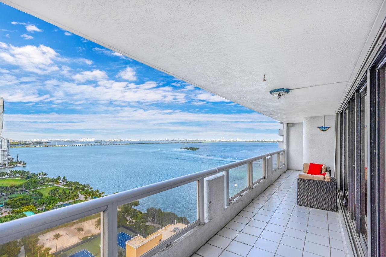 Stunning Balcony Views 4 Bedroom Appartamento