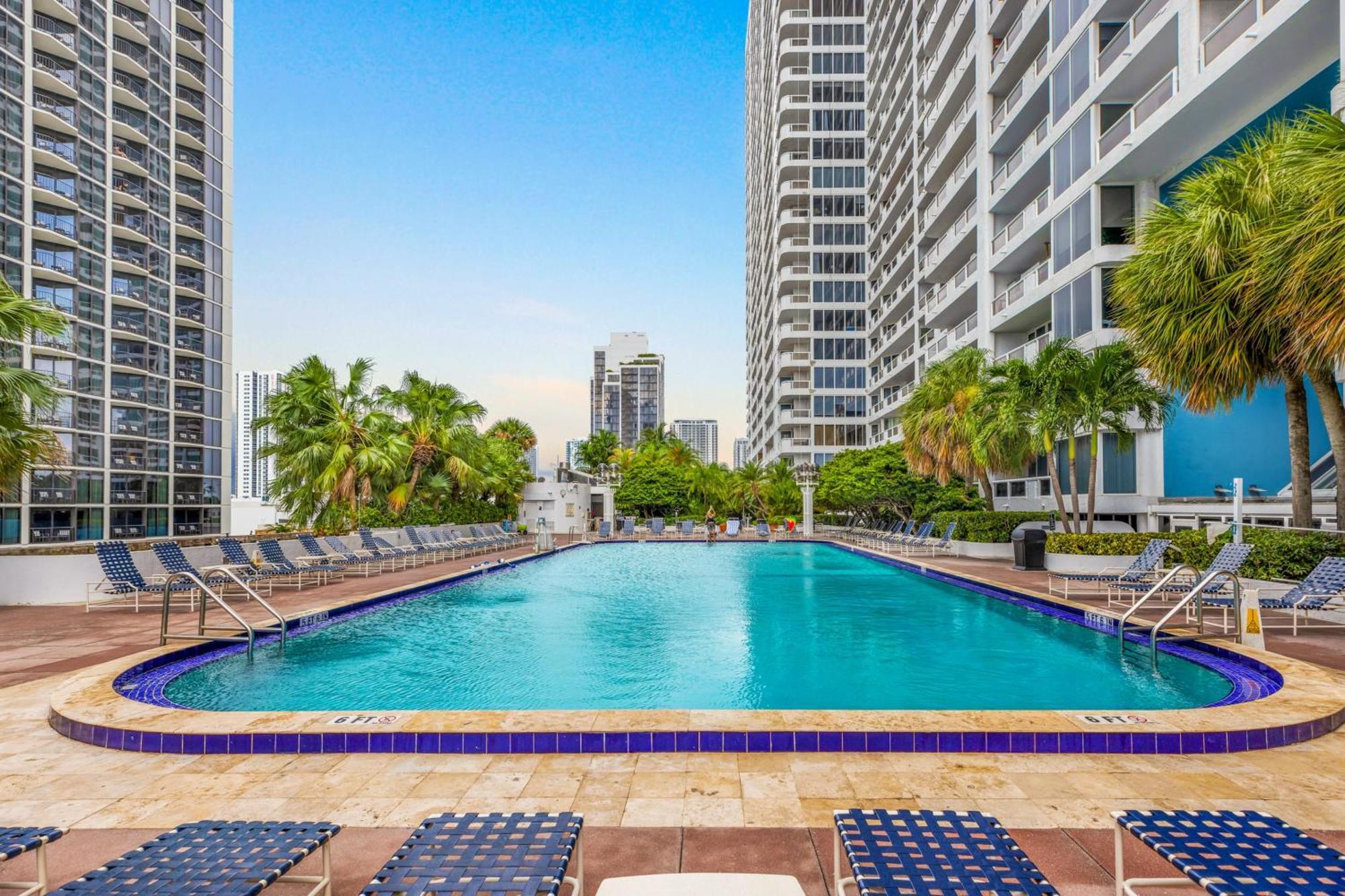 Stunning Balcony Views 4 Bedroom Appartamento Miami